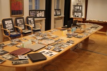 Filha ry 26.10.2017. Valokuvanäyttelyn kuvat olivat kaikki yli 50 vanhoja. Näyttelyssä oli osa Filhassa säilytettävistä kuvista. Näyttelyssä oli myös useita kuva-albumeita, joita on lahjoitettu Filhaan. Kuvat oli ryhmitelty joulumerkkikodeittain, Tampere - Kuopio - Oulu.