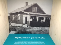 Havainne kuva Skogster-museon näyttelystä. Se oli hyvin suunniteltu ja toteutettu. Kuvassa Hämeenlinnan ensimmäinen Myllymäen parantola joka avattiin v. 1909. Vierailu 3.3.-18. 