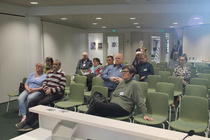 Esittelykierros vuosi- ja tapaamispäivässä, 15.4.-23. Kukin kertoi oman mielenkiintoisen "elämän tarinansa". Kuva pm.