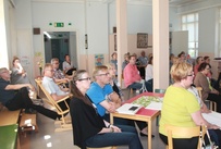 Toinen puoli yleisöstä. Kaikki eivät "mahtuneet" samaan kuvaan.