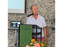 Kuopion tapaamispäivä 11.9.2024.
Yksi päivän huippuhetkiä, kun Maija Raatikainen kertoi harjoittelustaan sairaanhoitajaopiskelijana Kuopion joulumerkkikodissa v. 1963.